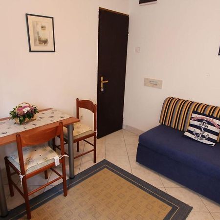 Apartments Trupec Malinska Exterior foto