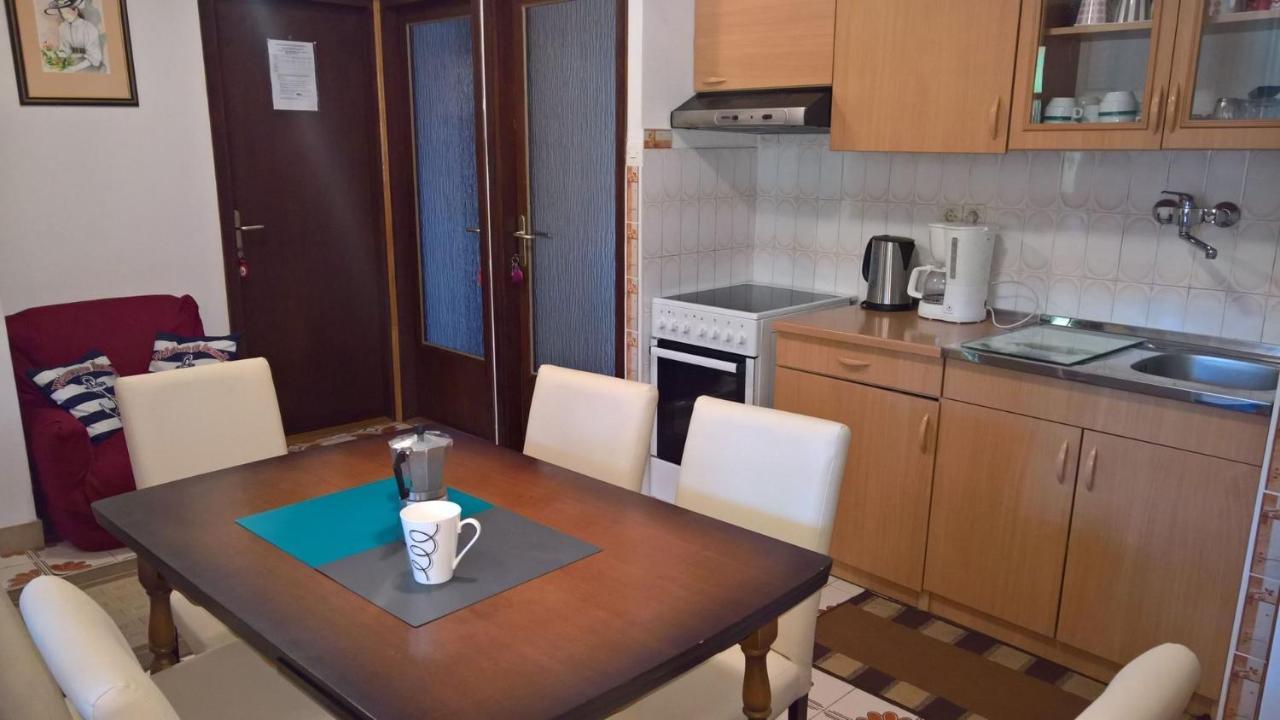 Apartments Trupec Malinska Exterior foto