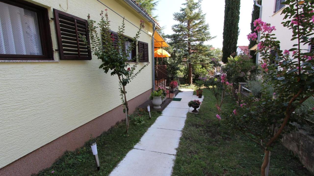 Apartments Trupec Malinska Exterior foto