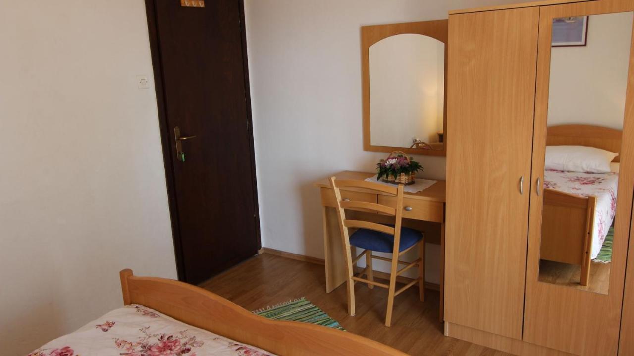 Apartments Trupec Malinska Exterior foto